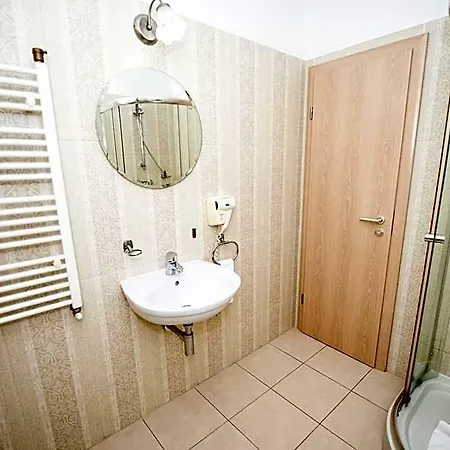 Ramina Hotel