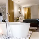 فندق Ramina 3*